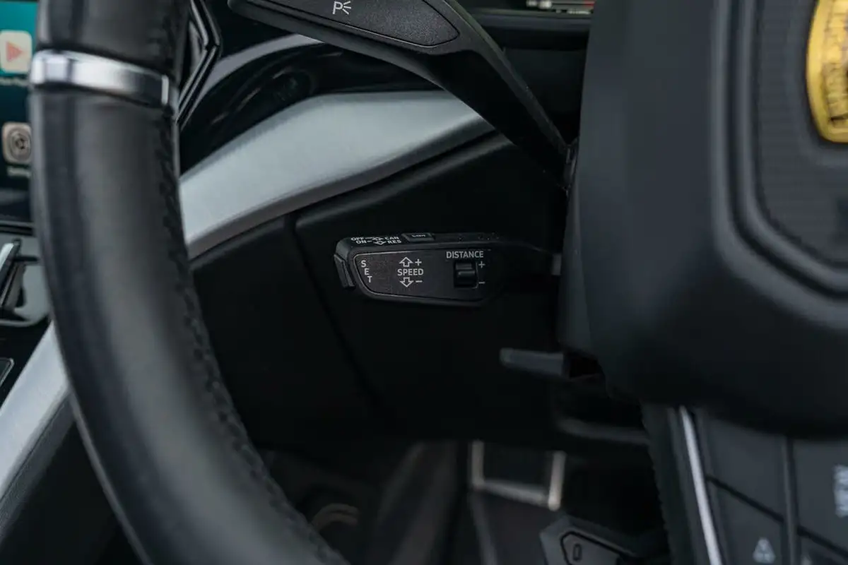 2021-lamborghini-urus-40-no-trim-big-57