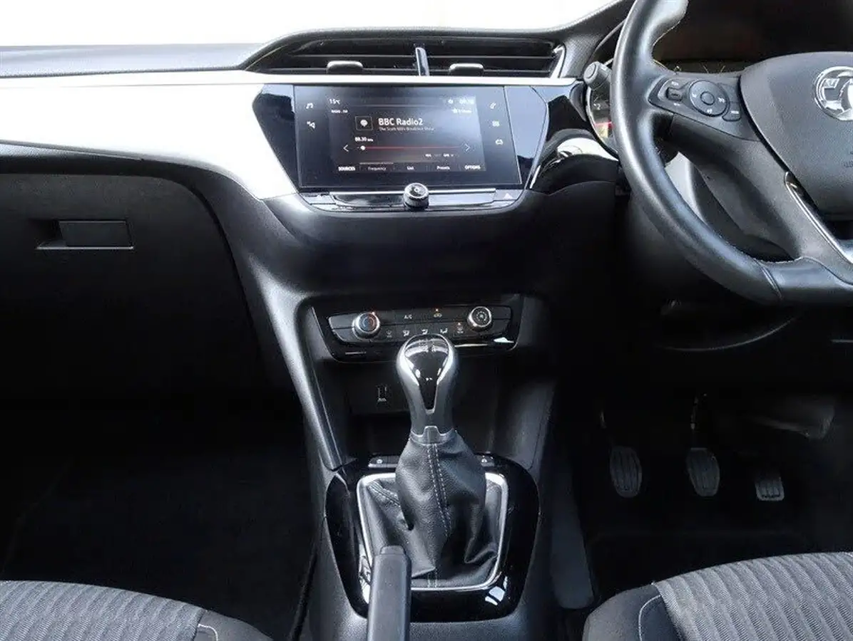 2020-vauxhall-corsa-12i-se-big-13