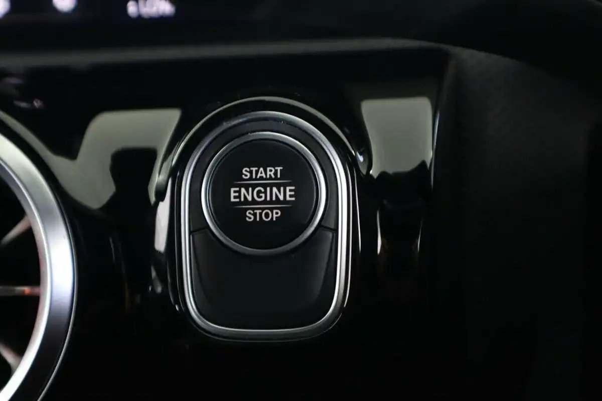 2021-mercedes-benz-a-class-13-a250e-amg-line-premium-hatchback-5d-big-54