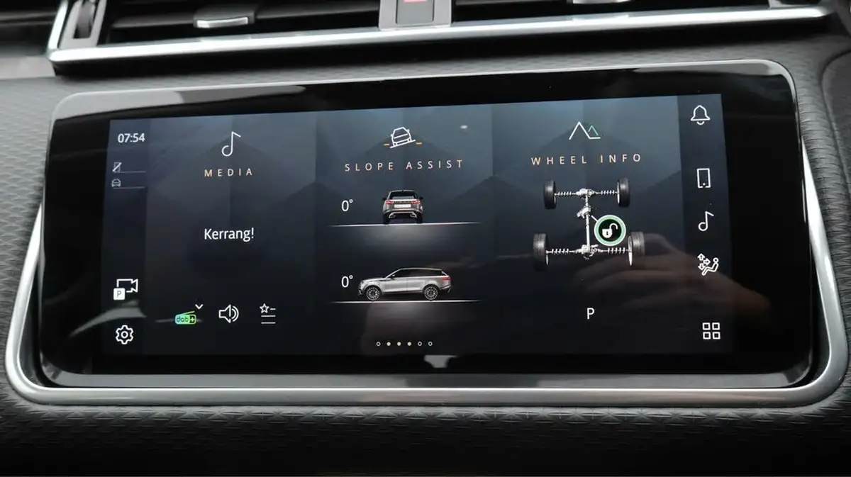 2022-land-rover-range-rover-velar-20-d200-velar-big-11