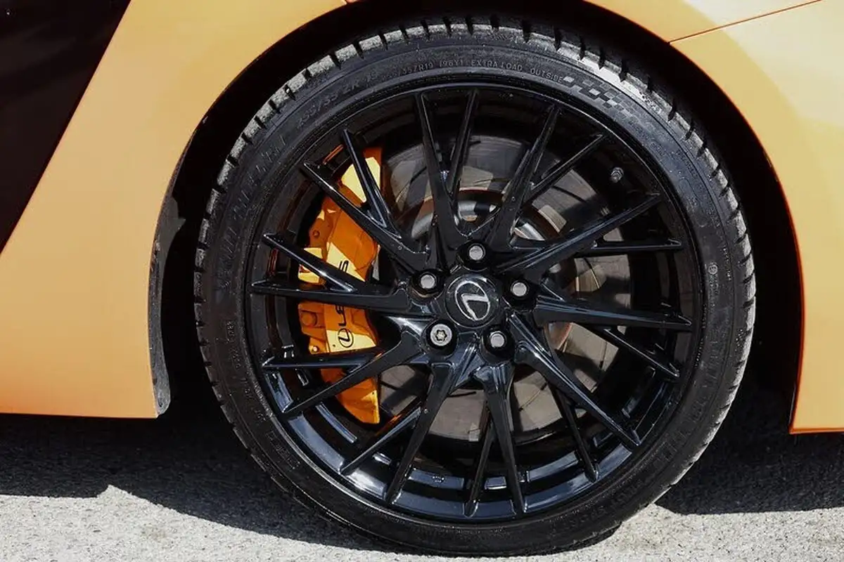 2015-lexus-rc-f-50-f-carbon-big-40