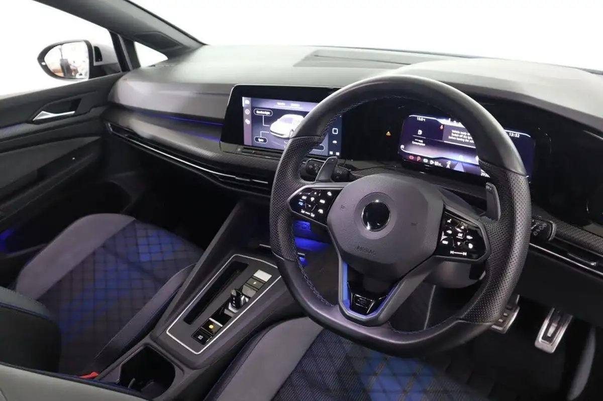 2021-volkswagen-golf-20-tsi-r-hatchback-big-11