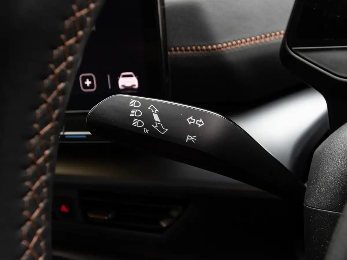 2022-cupra-born-e-v3-204ps-58kwh-big-16