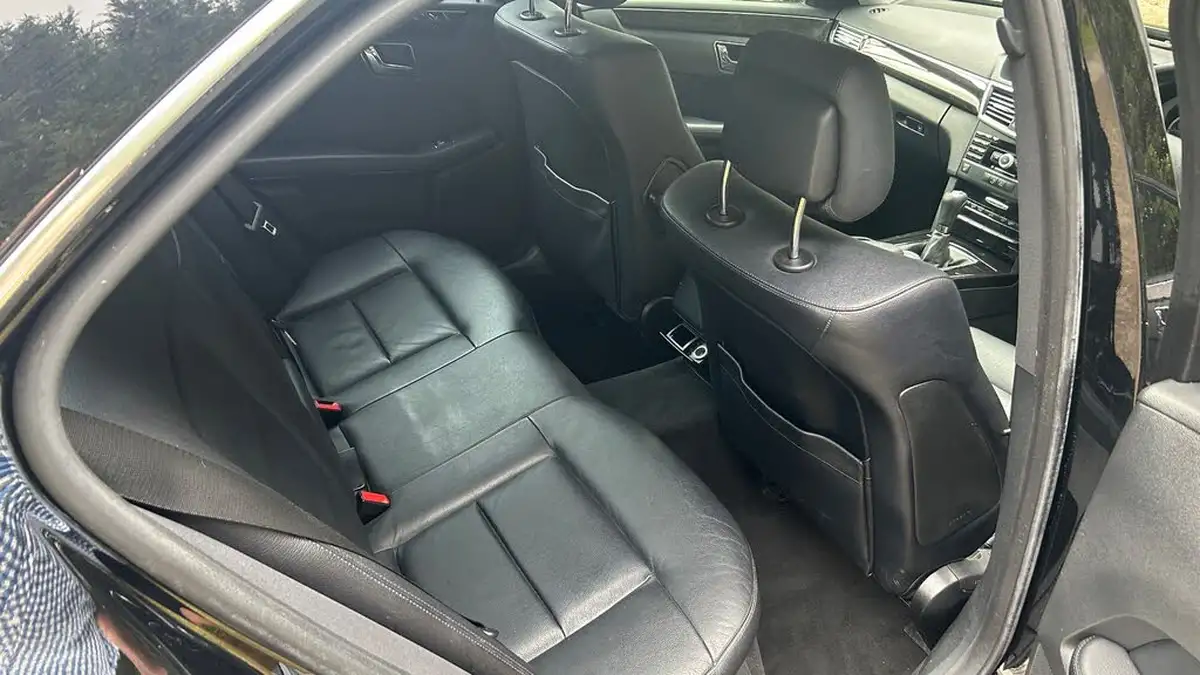 2010-mercedes-benz-e-class-21td-e220-cdi-avantgarde-21cdi-blue-f-saloon-4d-2143cc-big-9