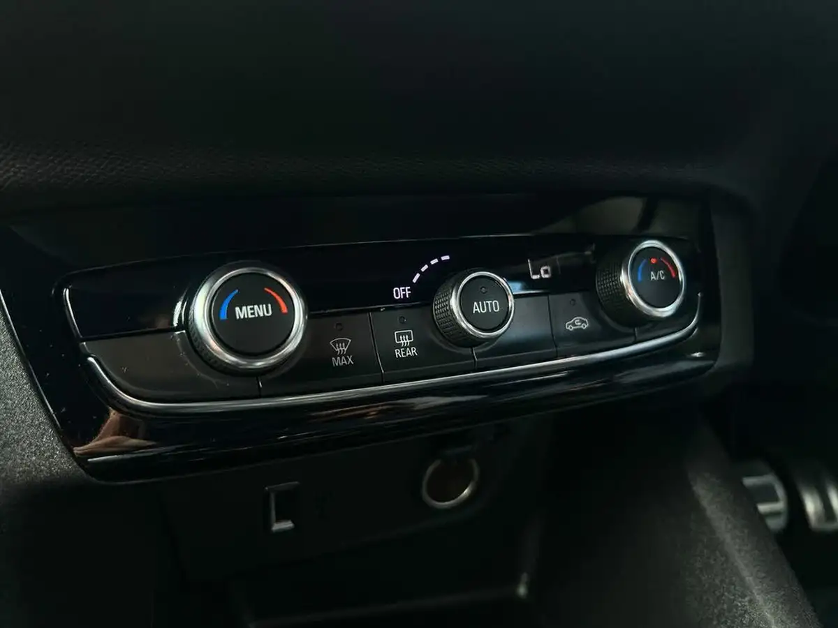 2021-vauxhall-corsa-e-sri-nav-premium-74kw-big-17