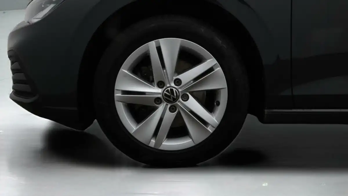 2022-volkswagen-golf-15-tsi-life-130ps-hatchback-big-18