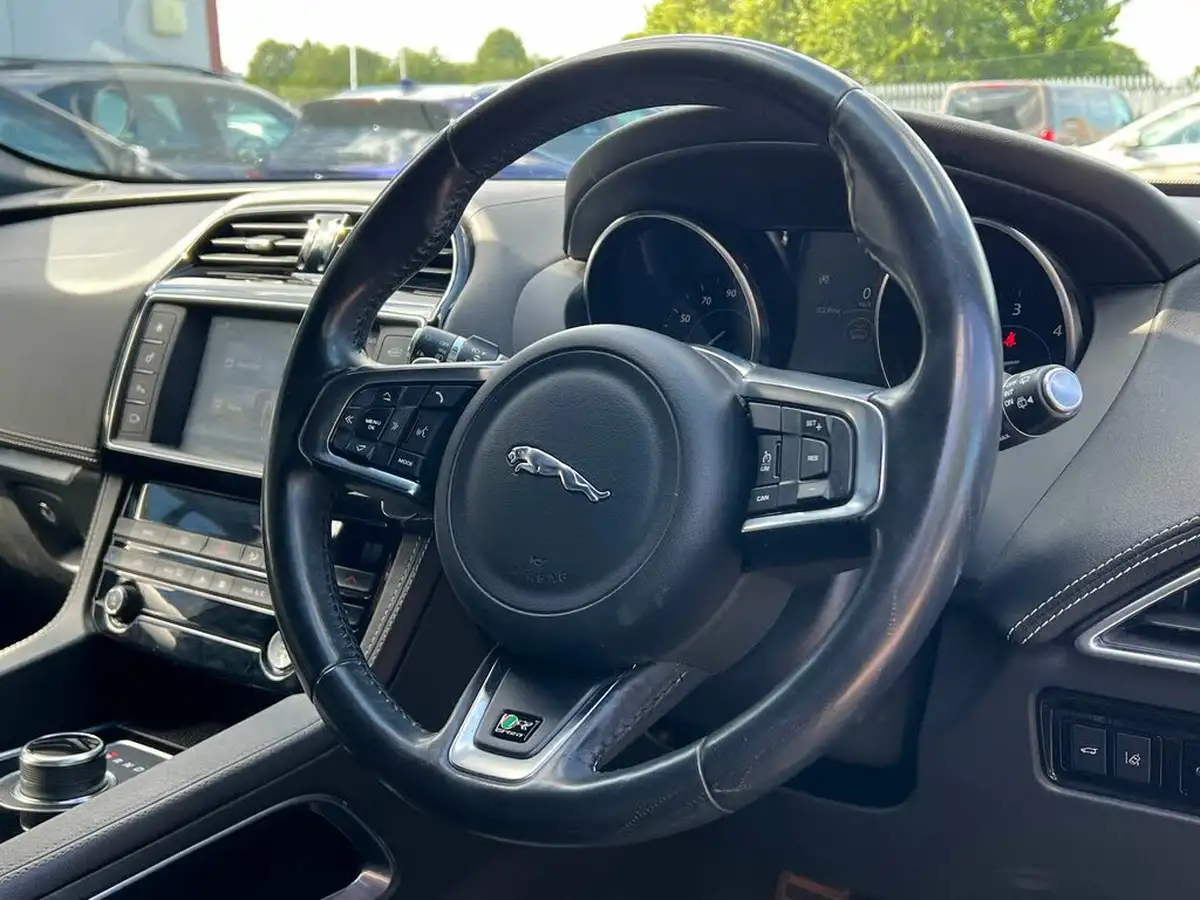 2018-jaguar-f-pace-20-i4d-r-sport-180ps-auto-big-17