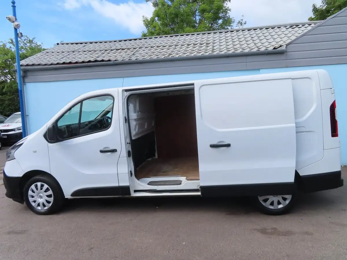 2021-renault-trafic-20dci-ll30-energy-120-business-panel-big-8