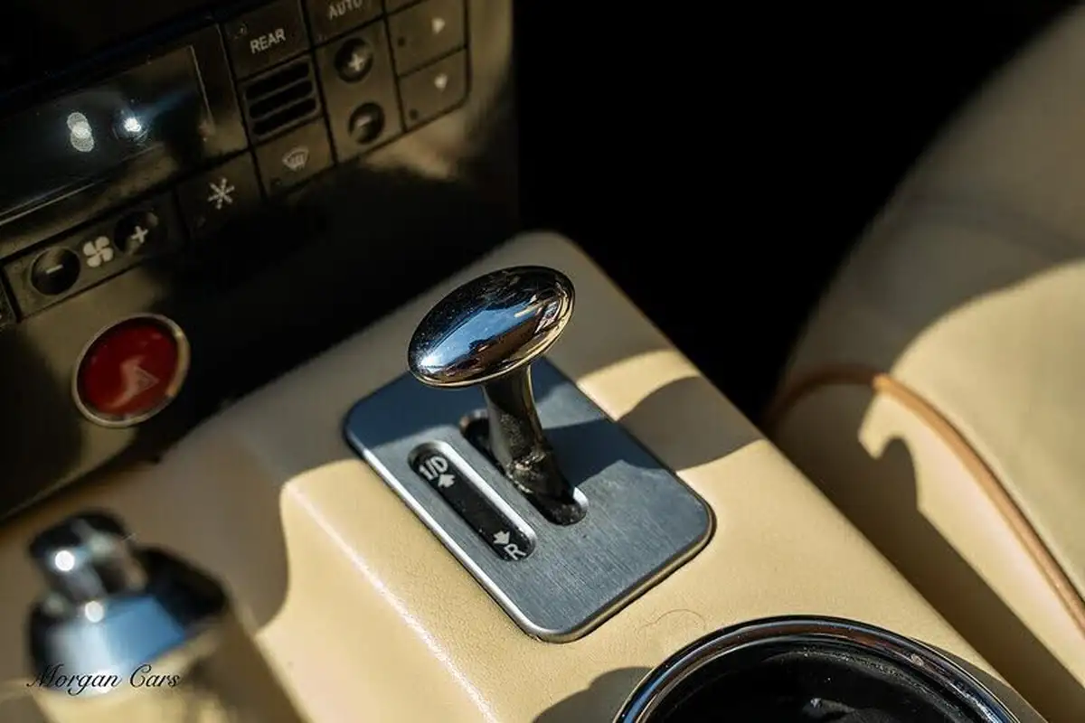 2014-maserati-quattroporte-big-50