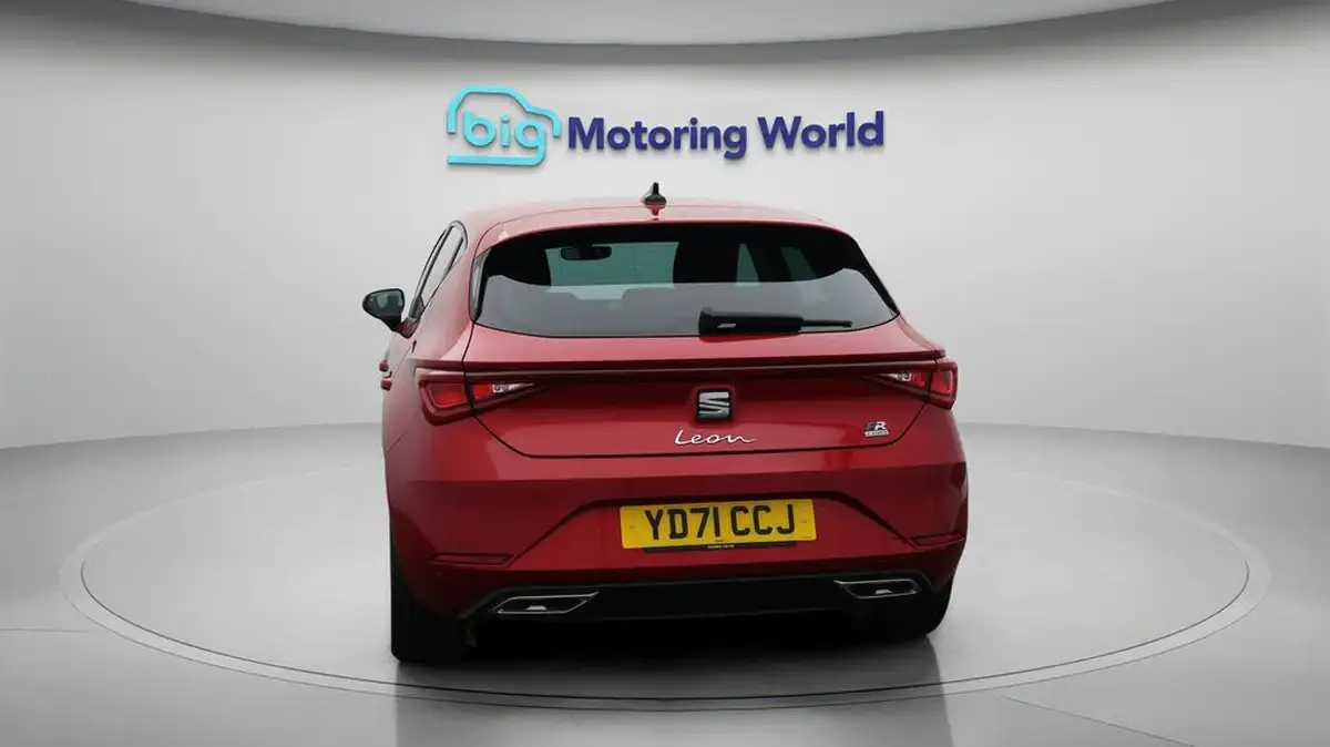 2021-seat-leon-14-e-hybrid-fr-hatchback-big-5