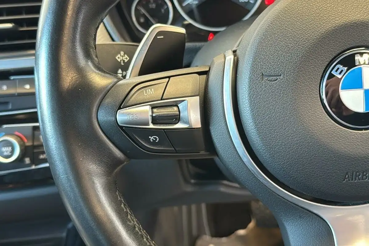 2018-bmw-3-series-20-330e-m-sport-big-22