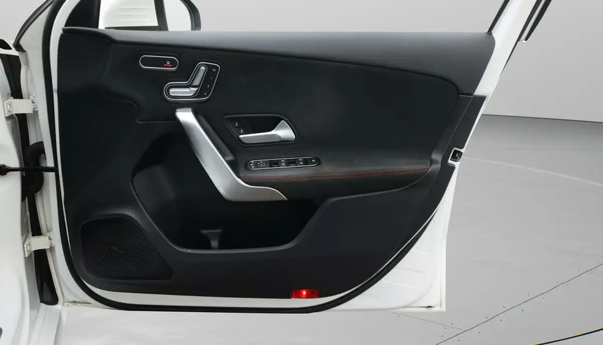 2019-mercedes-benz-a-class-20d-a200d-amg-line-premium-plus-hatchback-5d-big-15