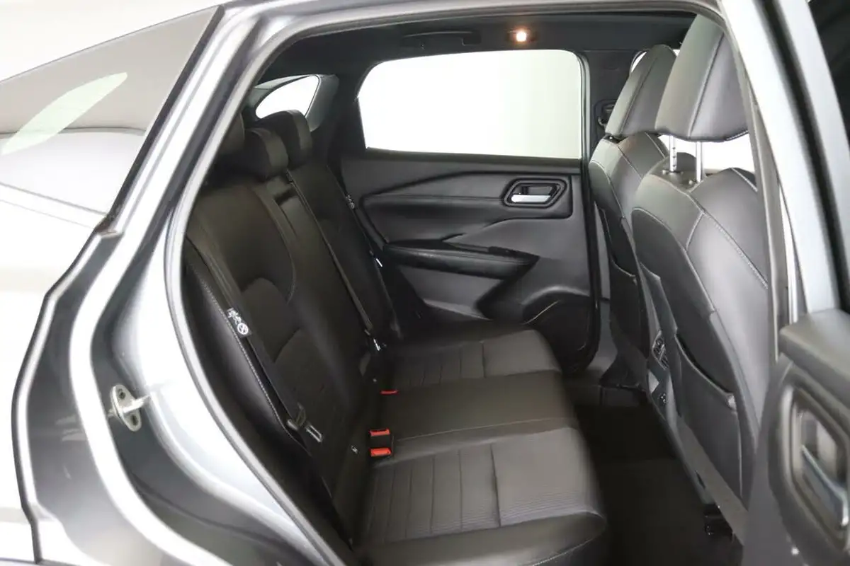 2022-nissan-qashqai-13-dig-t-tekna-158ps-xtronic-big-14