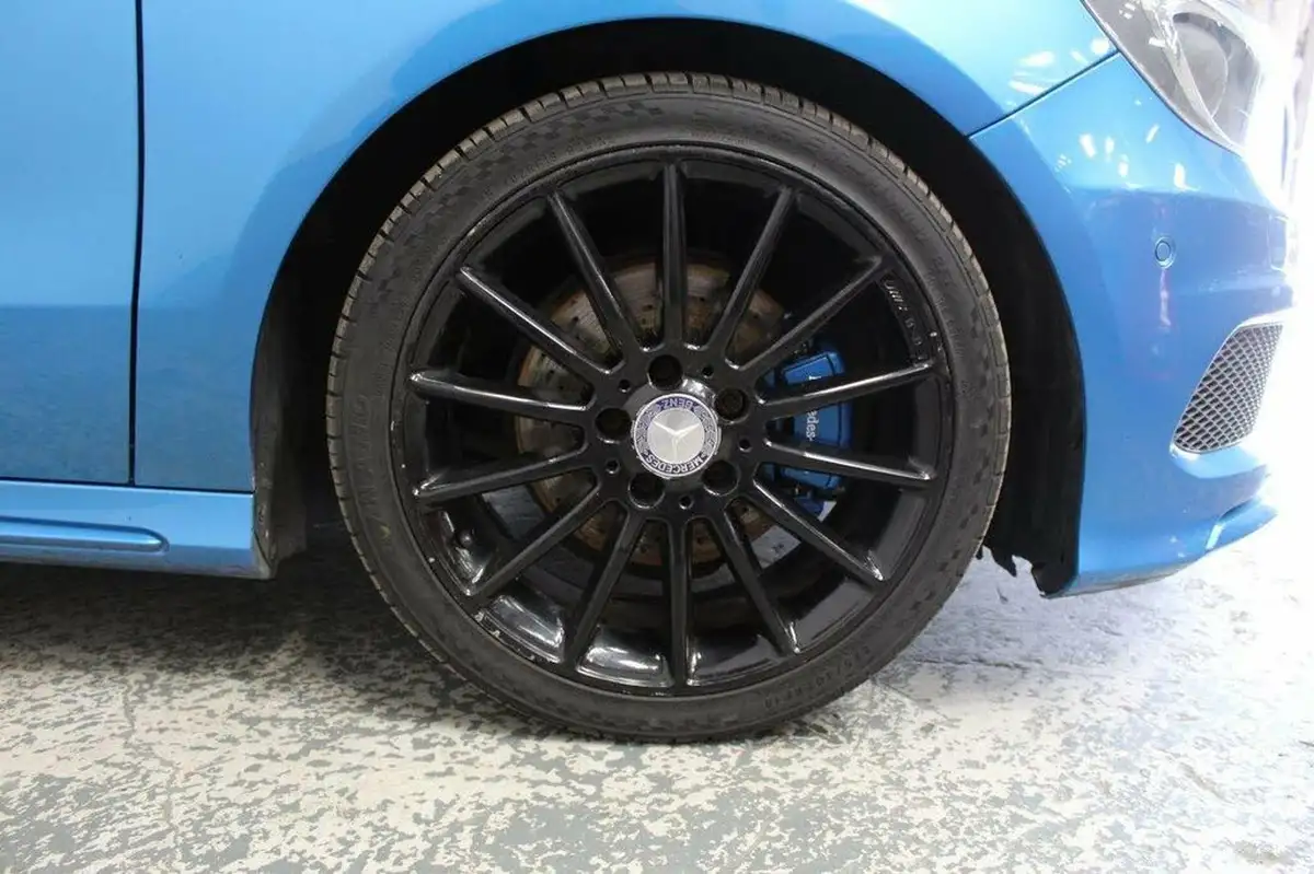 2013-mercedes-benz-a-class-15-cdi-a180-amg-sport-109ps-blueefficiency-big-55