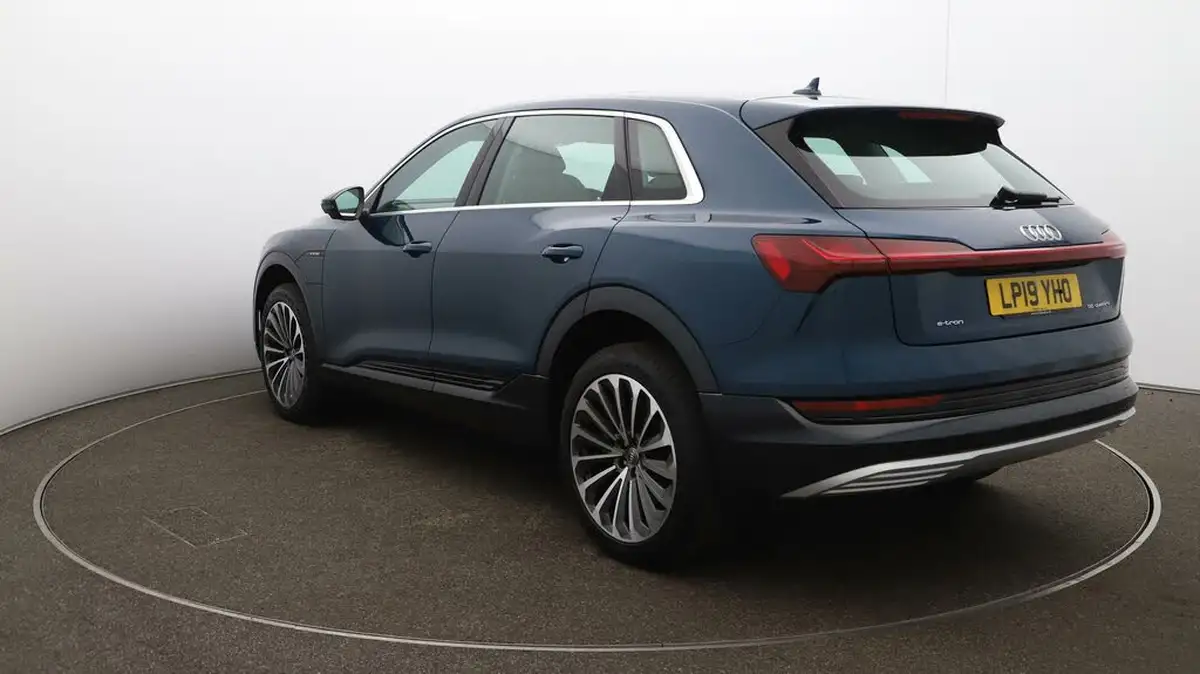 2019-audi-e-tron-55e-big-57