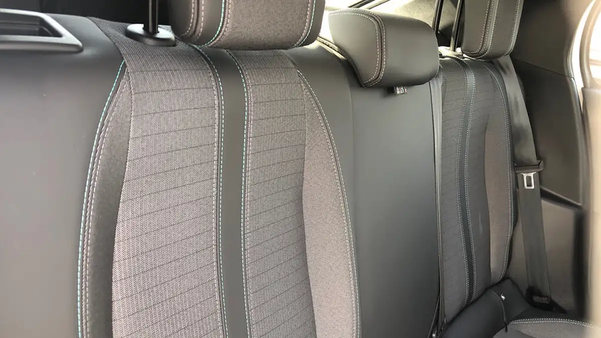 2023-peugeot-208-12-puretech-allure-premium-100ps-big-24