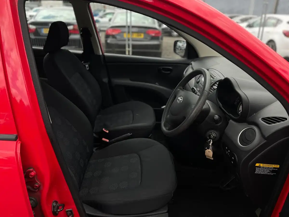 2010-hyundai-i10-comfort-big-13