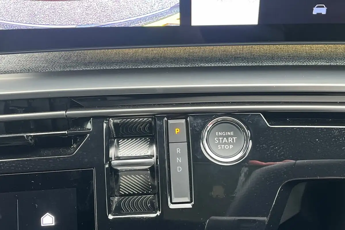 2023-peugeot-3008-suv-e-gt-big-24