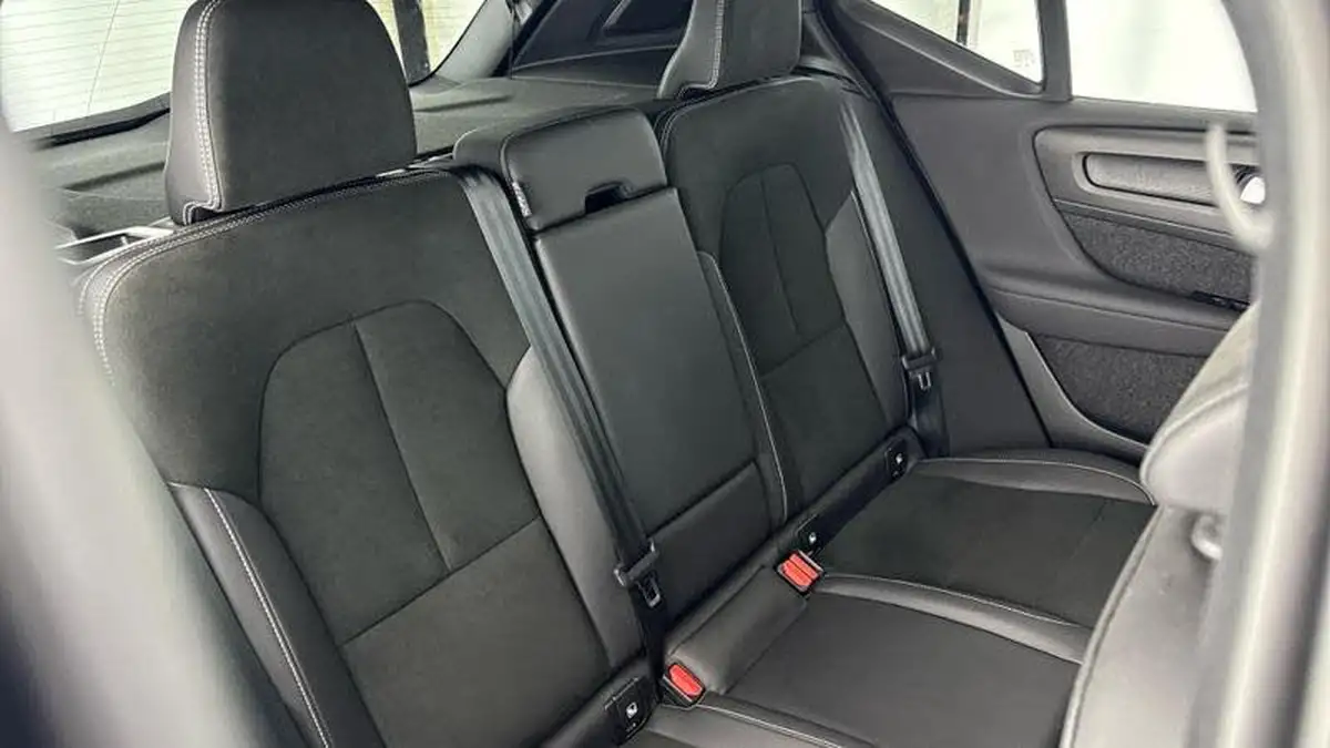 2022-volvo-xc40-15-t5-r-design-pro-big-23