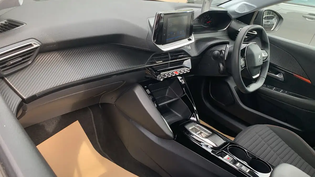 2022-peugeot-208-12-puretech-active-premium-100bhp-eat8-big-11