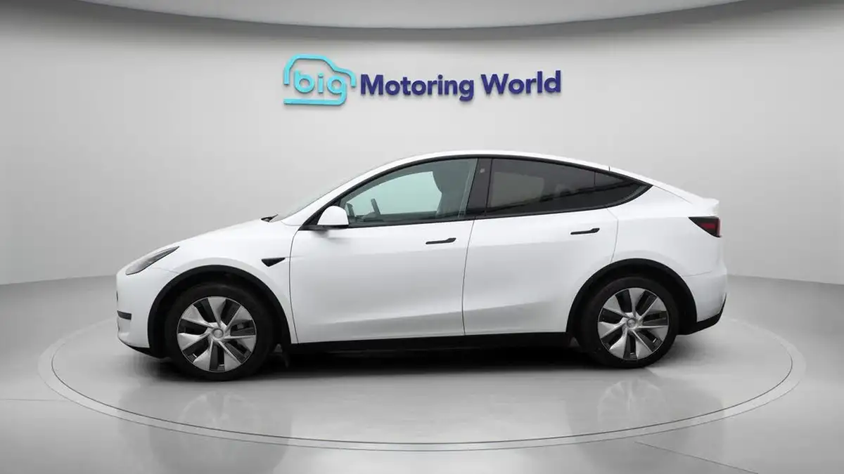 2023-tesla-model-y-e-rwd-big-4