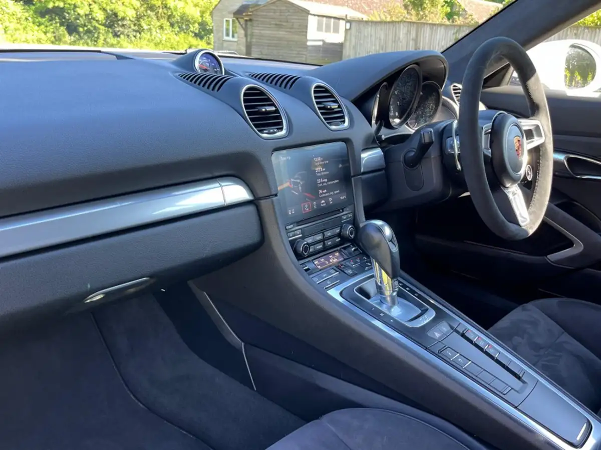 2018-porsche-cayman-718-25-cayman-gts-ss-pdk-big-29