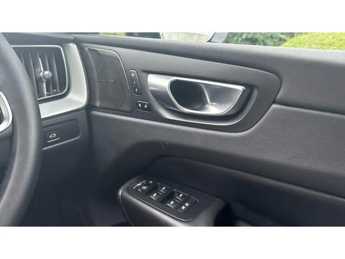 2023-volvo-xc60-20td-b4-plus-big-14