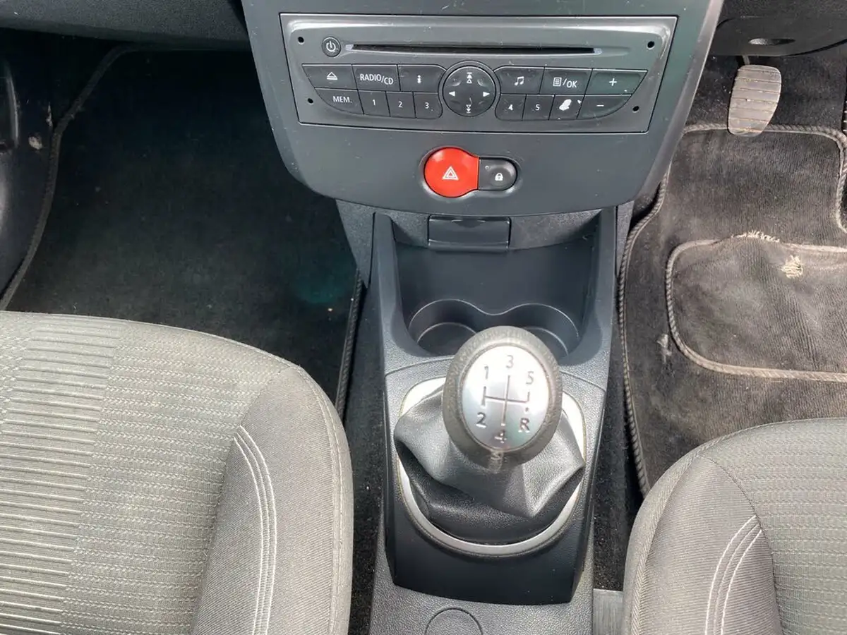 2010-renault-clio-12-dynamique-75bhp-sport-tourer-5d-big-34