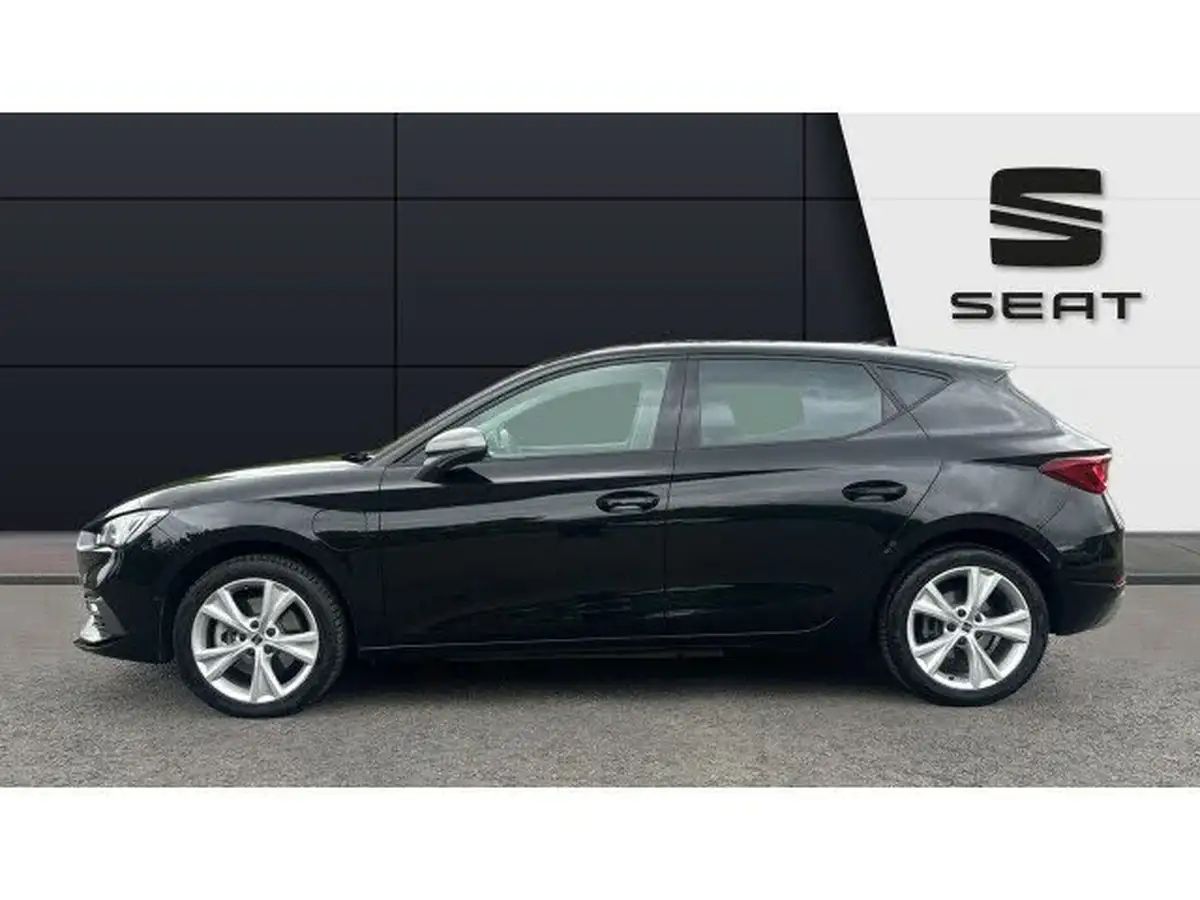 2024-seat-leon-14-e-hybrid-fr-hatchback-big-3