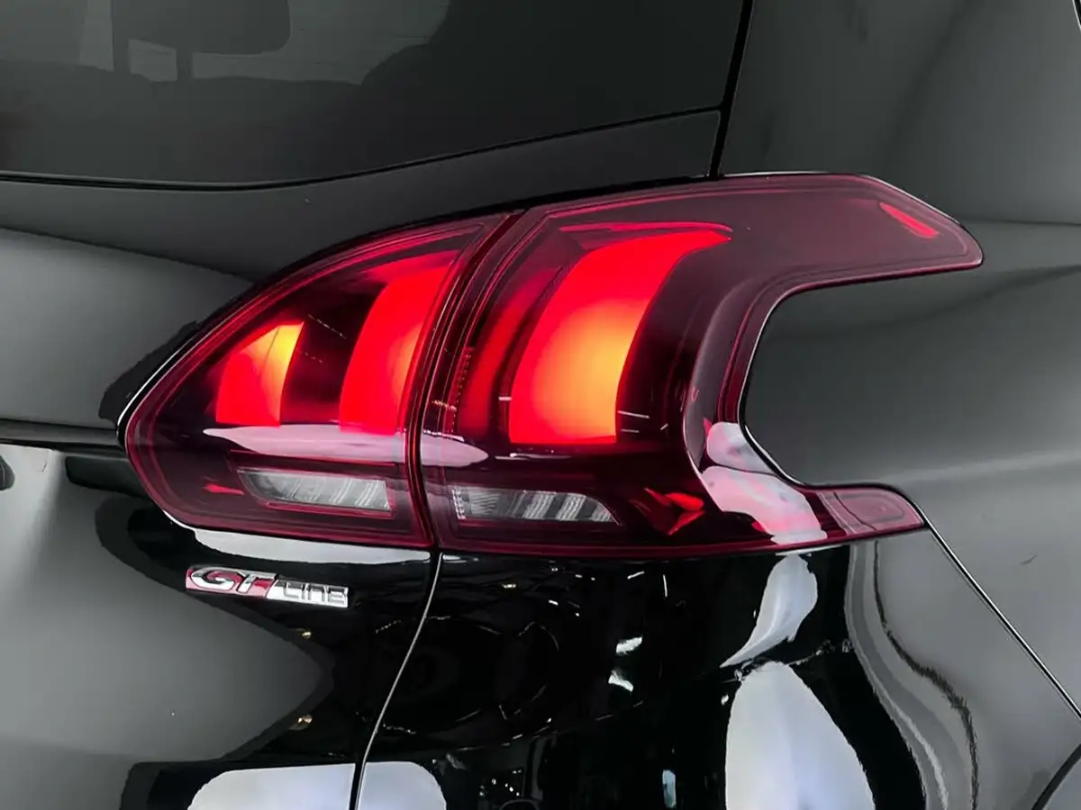 2019-peugeot-2008-suv-12-puretech-gt-line-110bhp-eat6-big-7