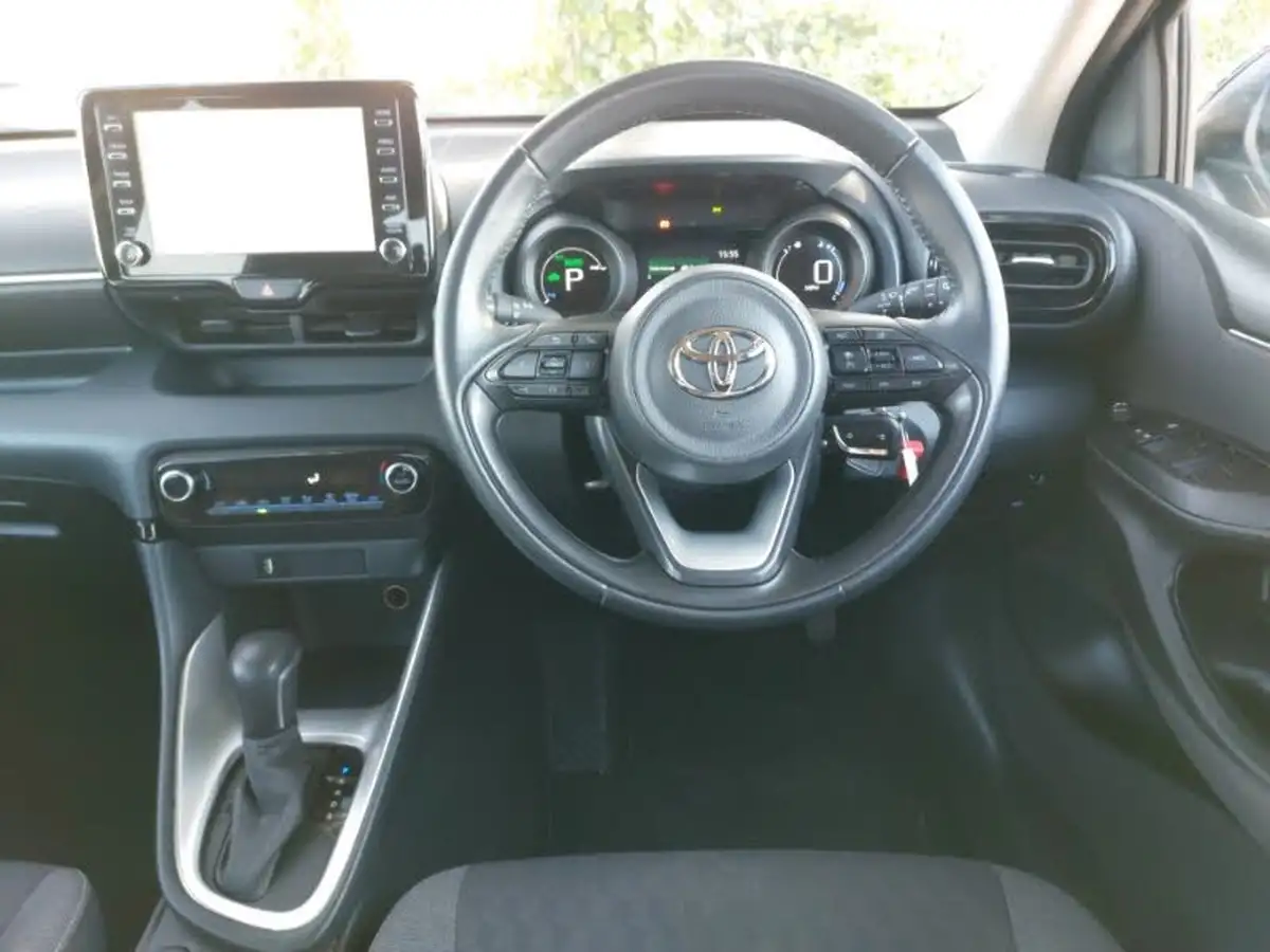 2022-toyota-yaris-15-vvt-i-design-big-6