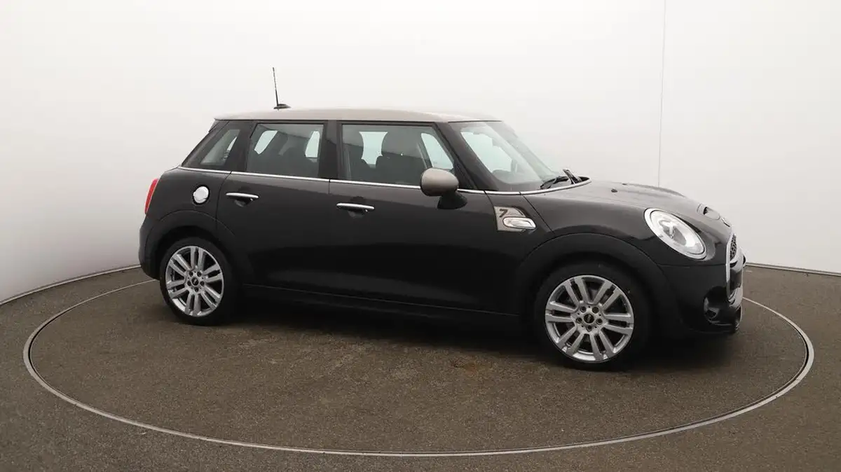 2017-mini-cooper-20-cooper-s-seven-media-xlss-5d-big-44