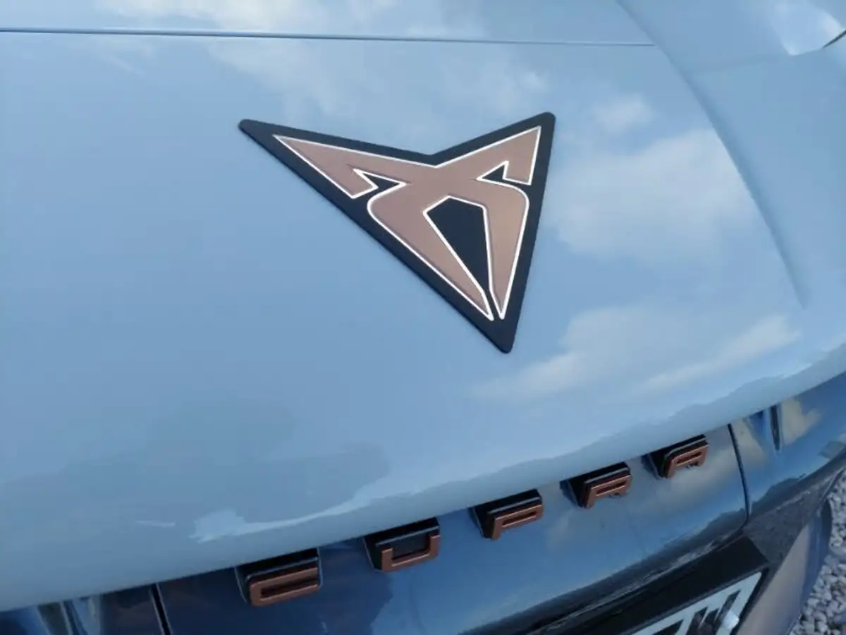 2025-cupra-tavascan-e-v1-winter-pack-big-17