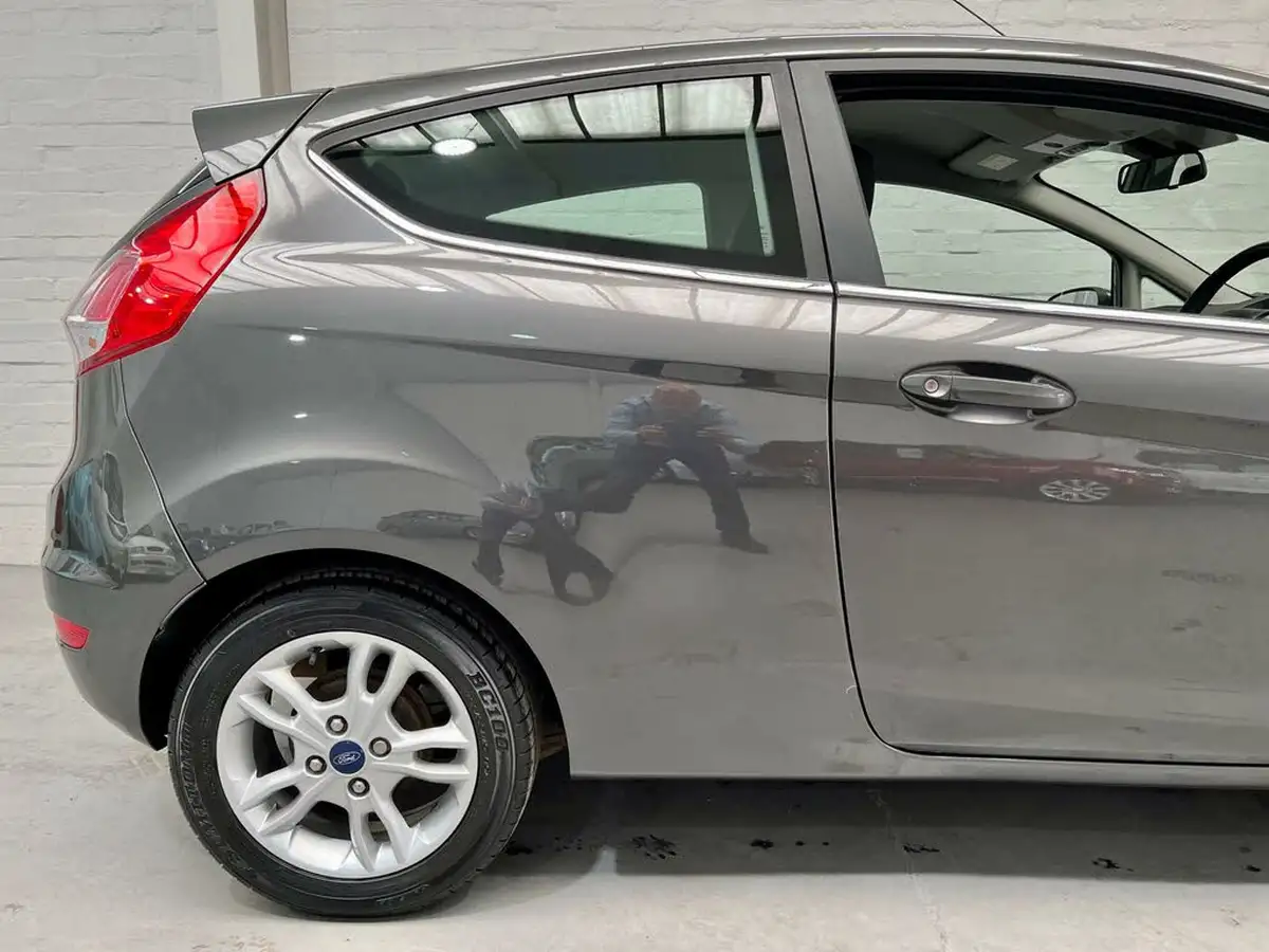 2015-ford-fiesta-125-zetec-3d-big-8