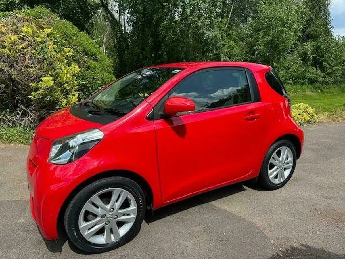 2013-toyota-iq-133-3-multidrive-big-1