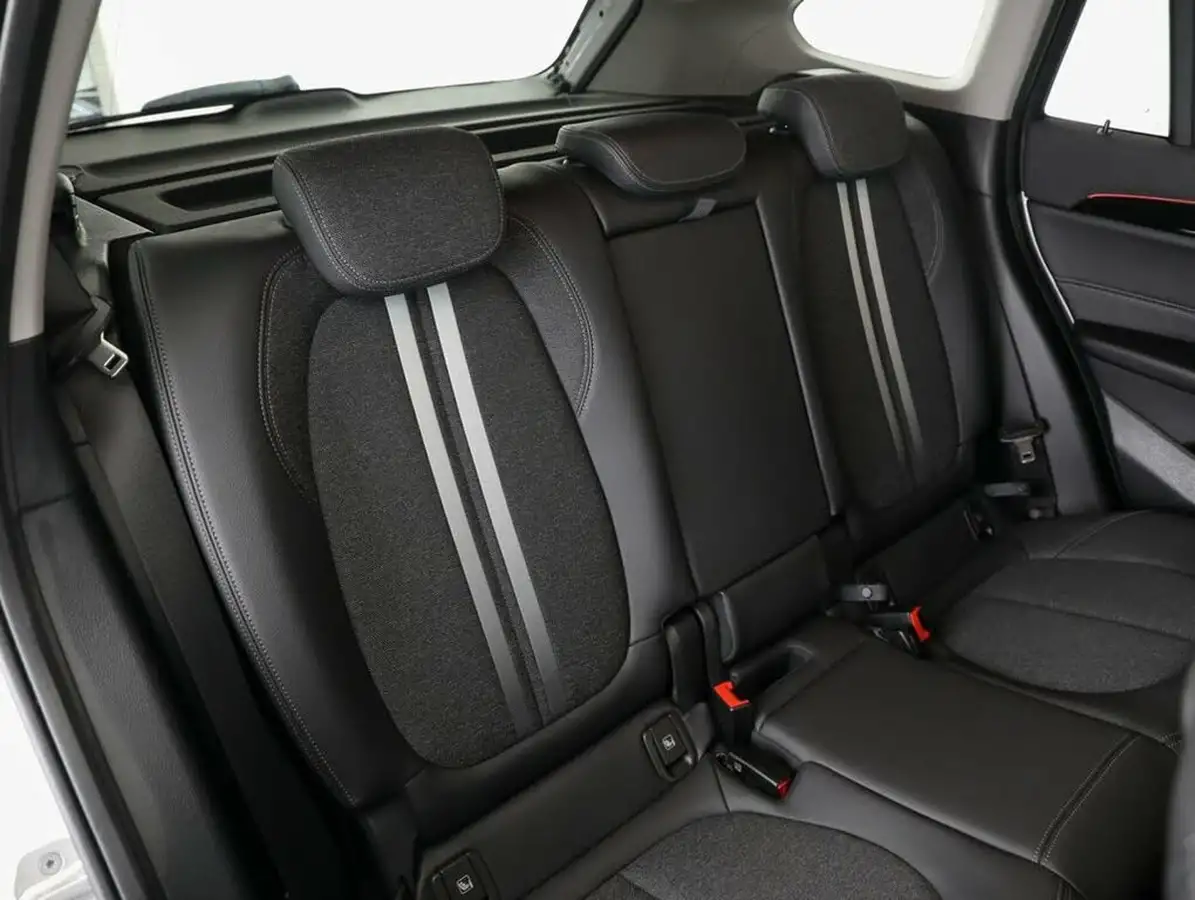 2021-bmw-x1-20-sdrive20i-sport-big-30