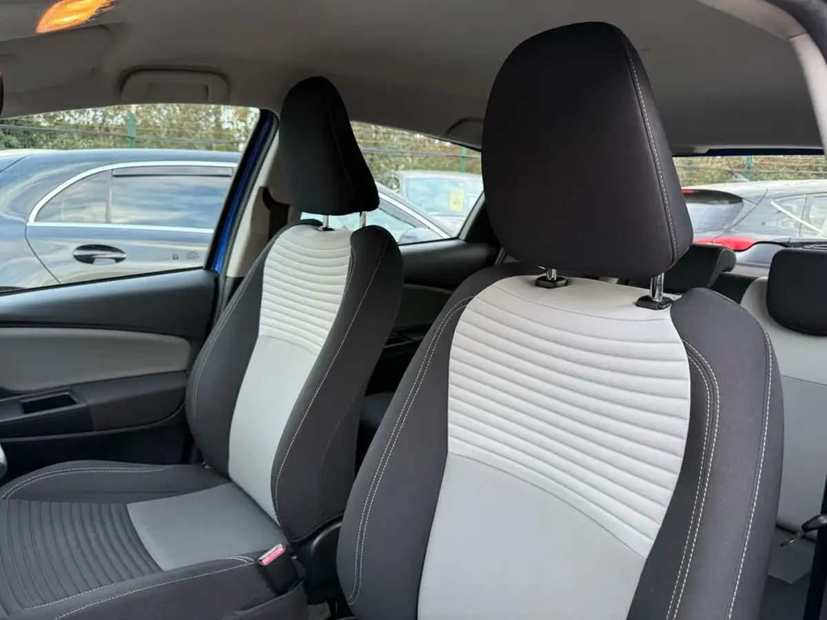 2018-toyota-yaris-15-vvt-i-icon-tech-98bhp-hybrid-1497cc-e-cvt-big-34