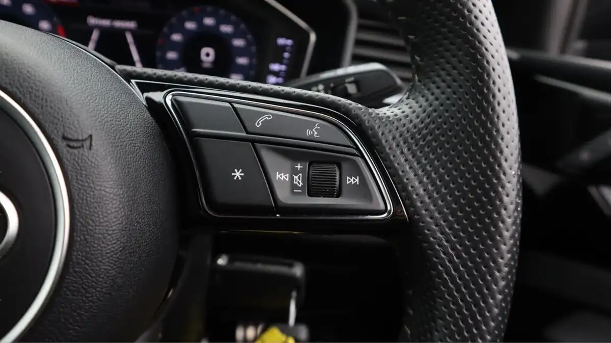 2019-audi-a1-10-25-tfsi-s-line-big-24