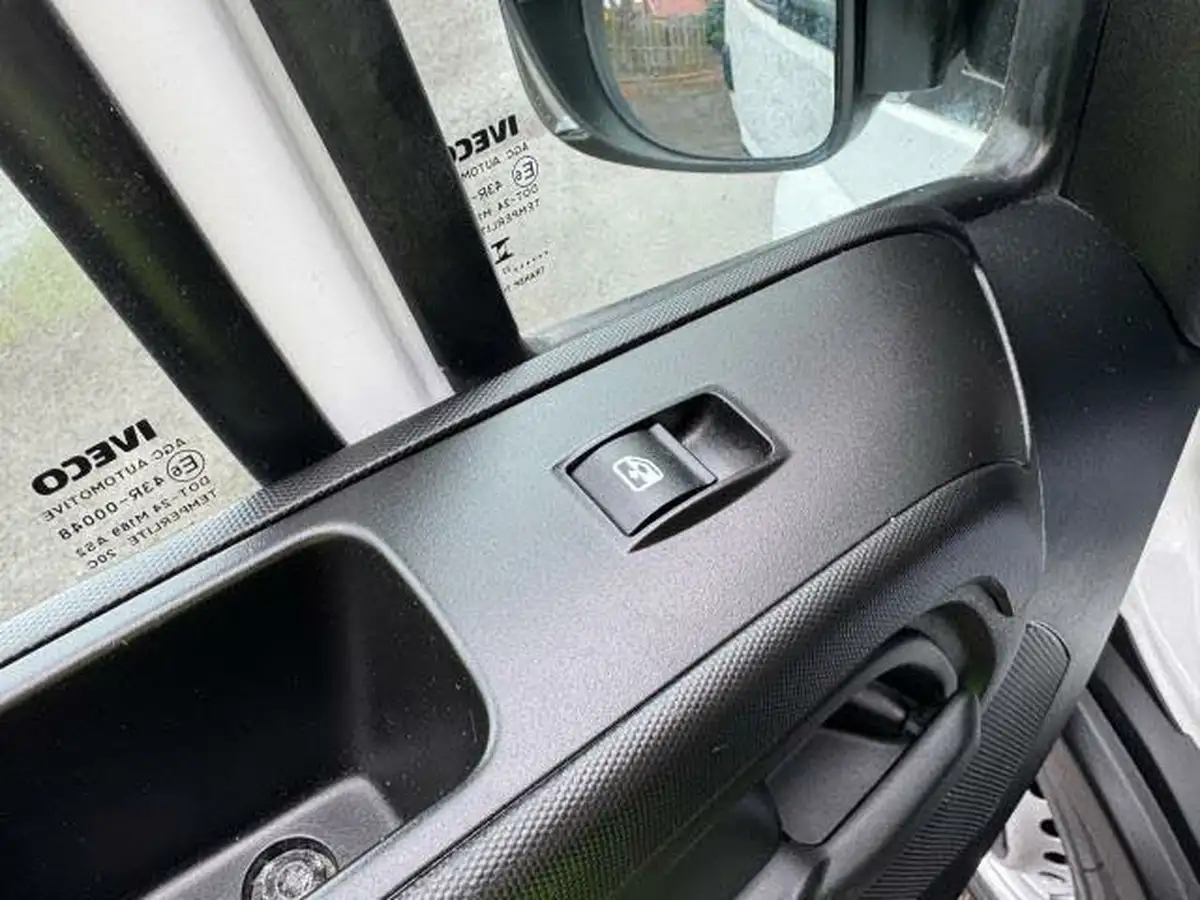 2023-iveco-daily-s-class-23td-35s14v-business-3520mm-h2-136pseu6dt-big-35