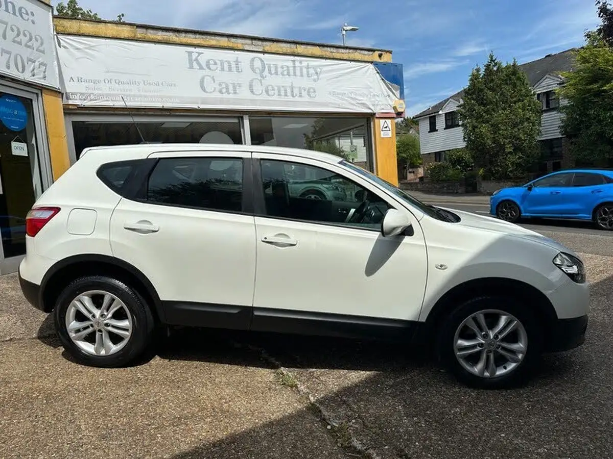 2012-nissan-qashqai-16-acenta-big-6