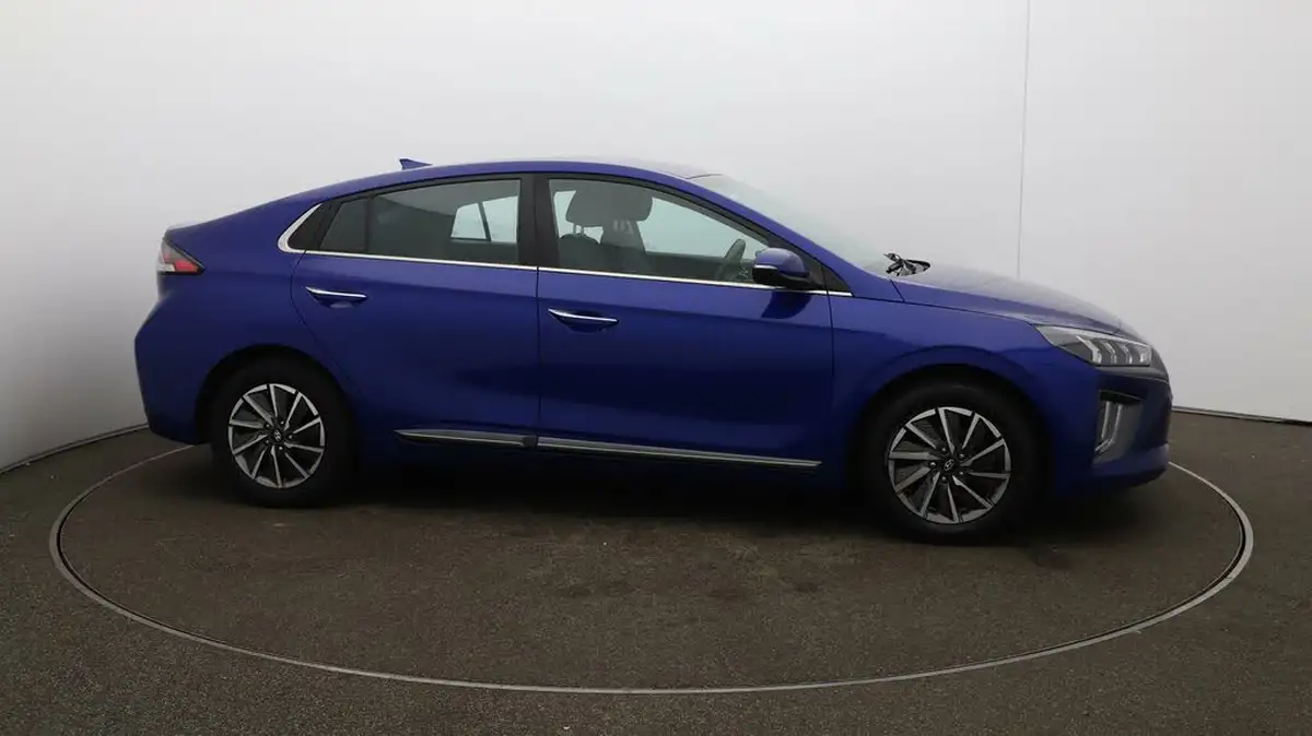 2022-hyundai-ioniq-e-premium-electric-big-47