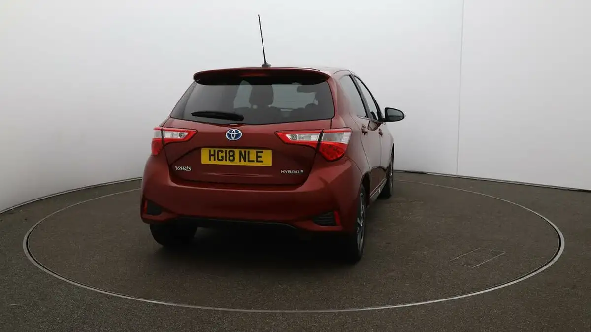 2018-toyota-yaris-15-vvt-i-excel-hybrid-big-56