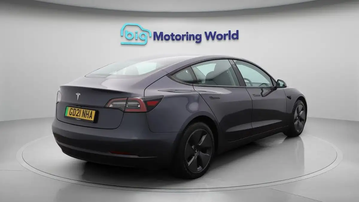 2021-tesla-model-3-e-standard-plus-big-7