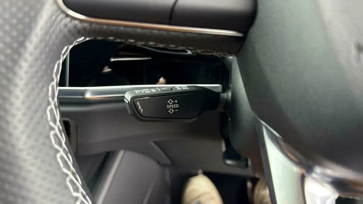 2024-audi-q3-15-35-tfsi-s-line-sportback-tronic-big-24