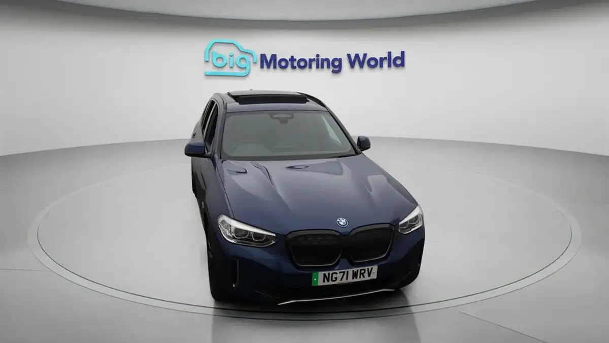 2022-bmw-ix3-e-premier-edition-big-20