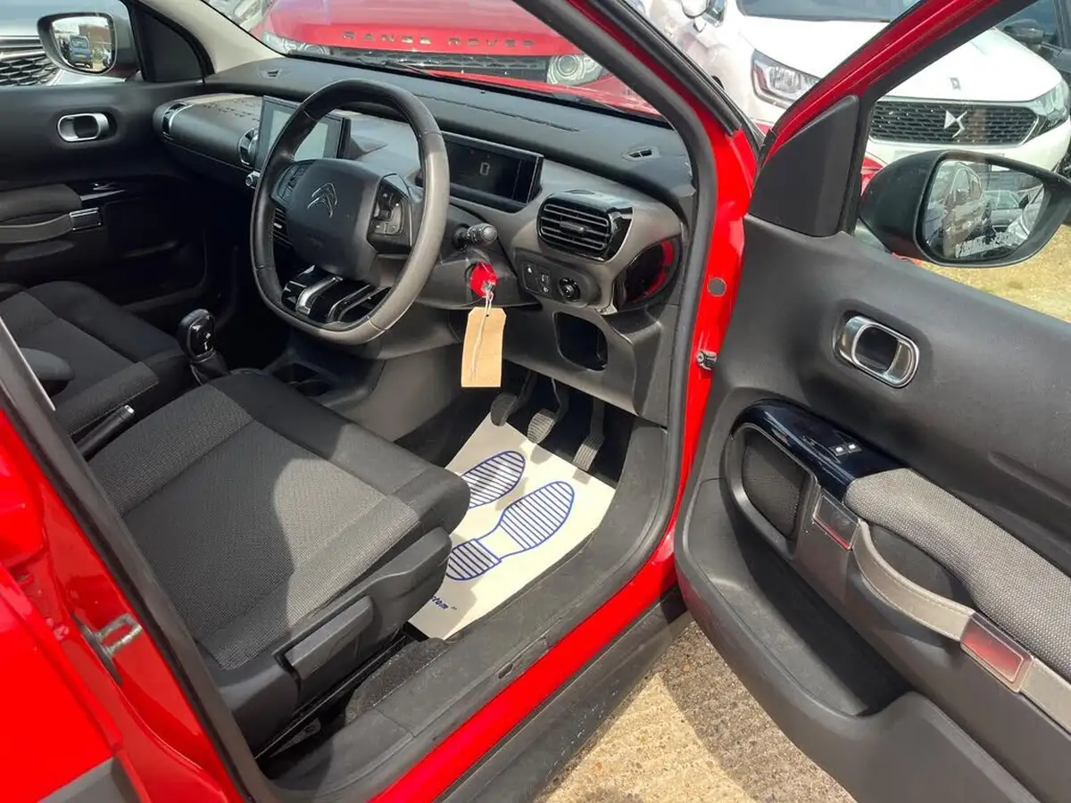 2015-citroen-c4-cactus-16bluehdi-flair-big-11