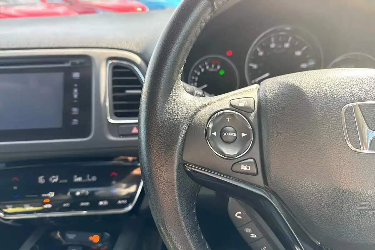 2018-honda-hr-v-15-i-vtec-se-big-15