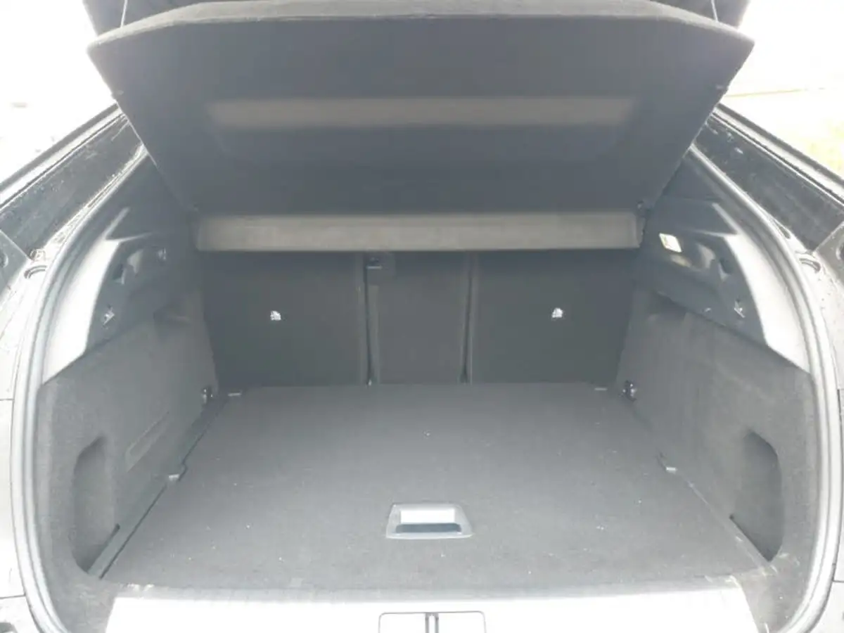 2024-peugeot-3008-suv-12-puretech-gt-136ps-hybrid-e-dsc6-big-7