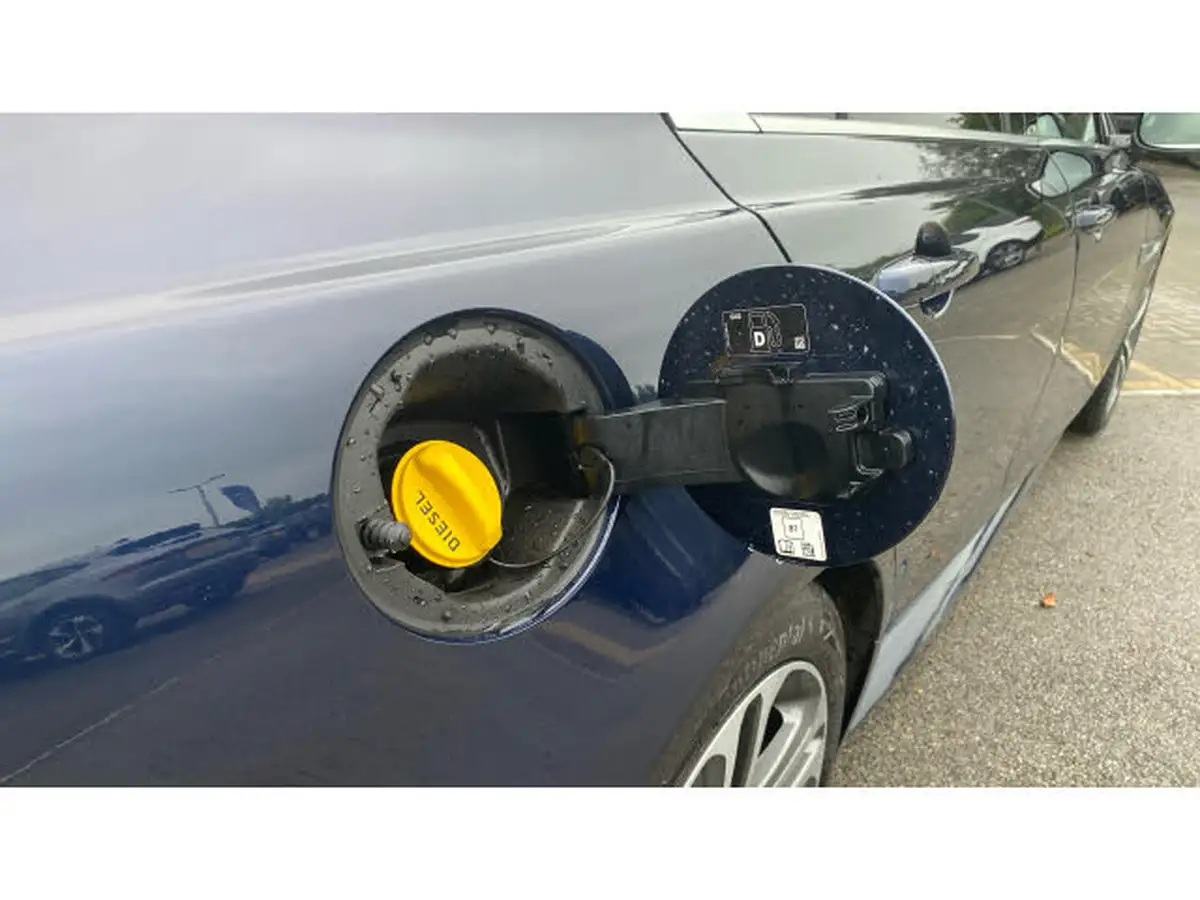 2024-jaguar-xe-20-d200-r-dynamic-s-big-23