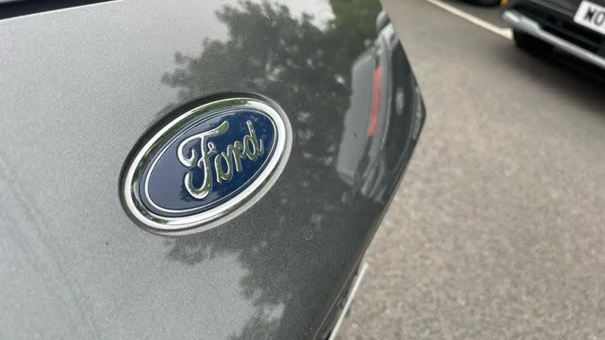 2019-ford-focus-10t-st-line-hatchback-big-11